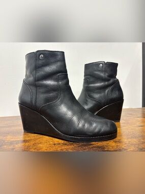 FRYE Emma Wedge Black Leather Heeled Ankle Bootie Women’s Size 7 1/2